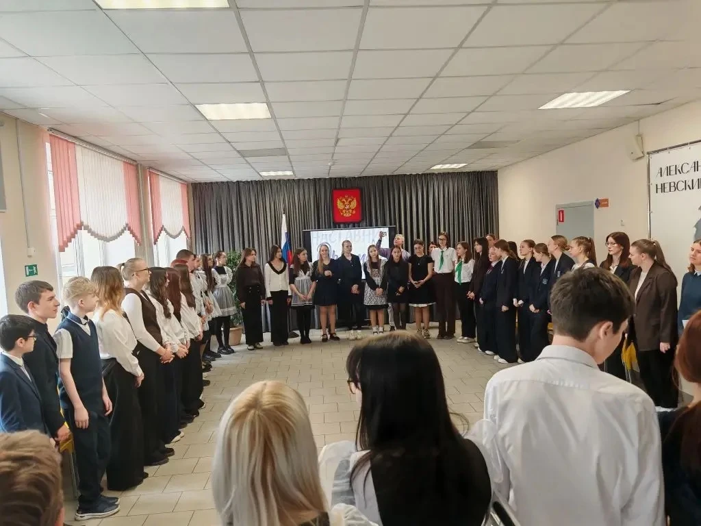 Сегодня ребята из 8Б и 8В классов, 1 корпуса вместе с советником директора по воспитанию Абакумовой 