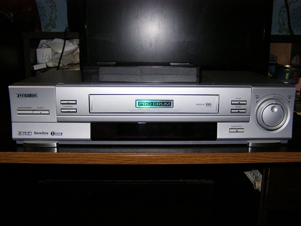 Продам видеомагнитофон Toshiba V-852EW, 6 головок Hi-Fi Stereo, б/у, Макеевка, 500 руб.