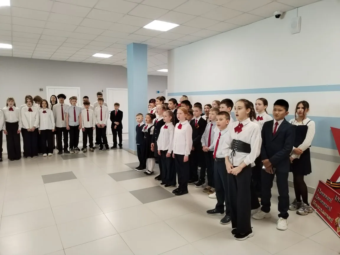Традиционная торжественная линейка по понедельникам поднятия флага !🇷🇺🇷🇺🇷🇺 НАГРАЖДЕНИЕ ОБУЧАЮЩИХСЯ М