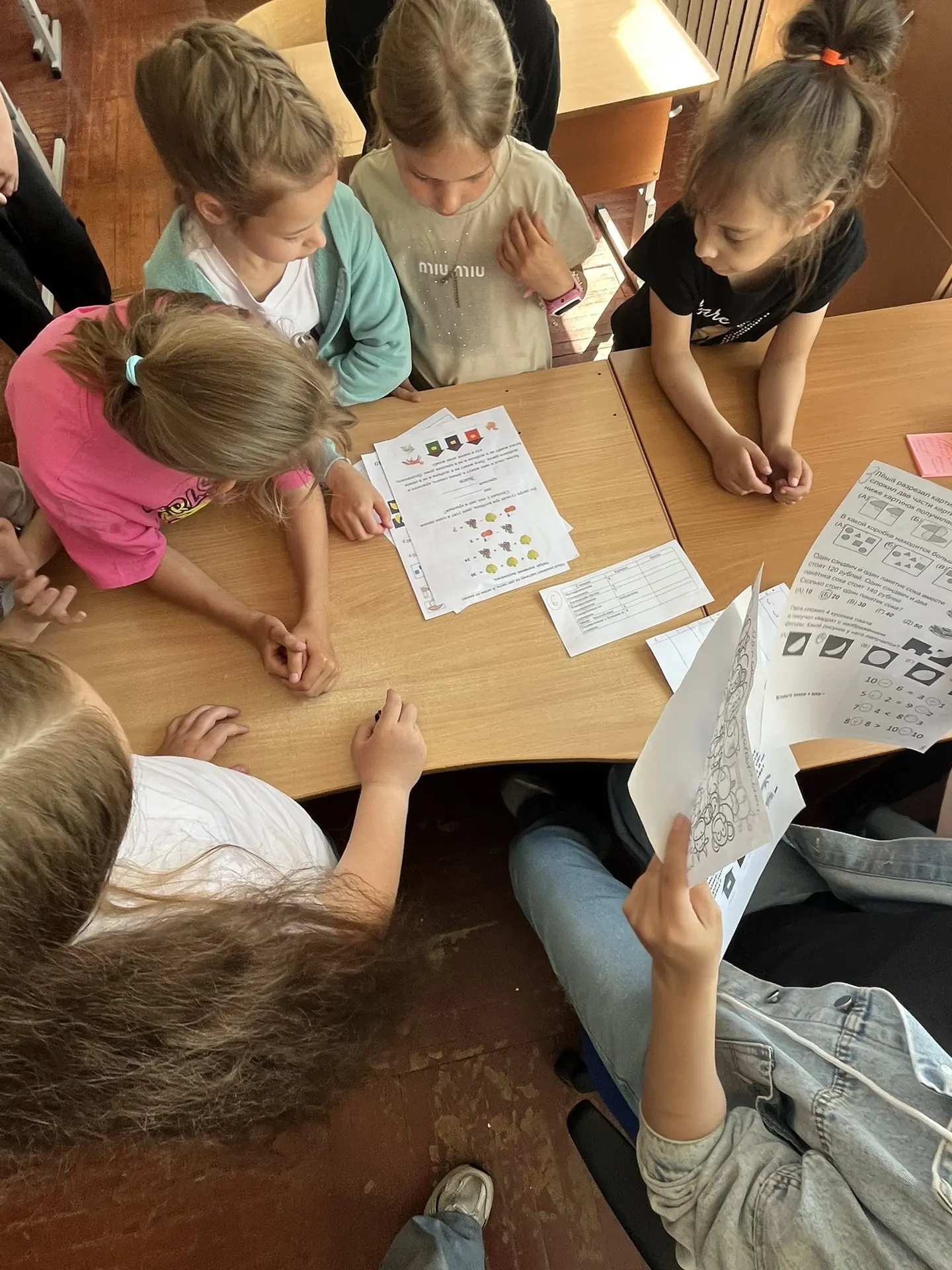 Квест «Головоломка»
Первооткрывателям пришлось попеть, проходя станции квеста! Ведь игра интеллектуа
