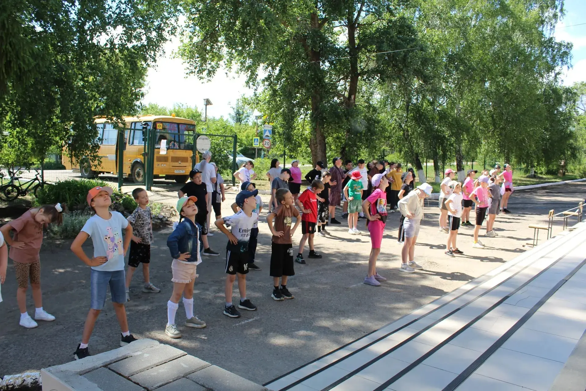 ☀️ Третий день в пришкольном оздоровительном лагере «Радость» прошёл насыщенно и познав...