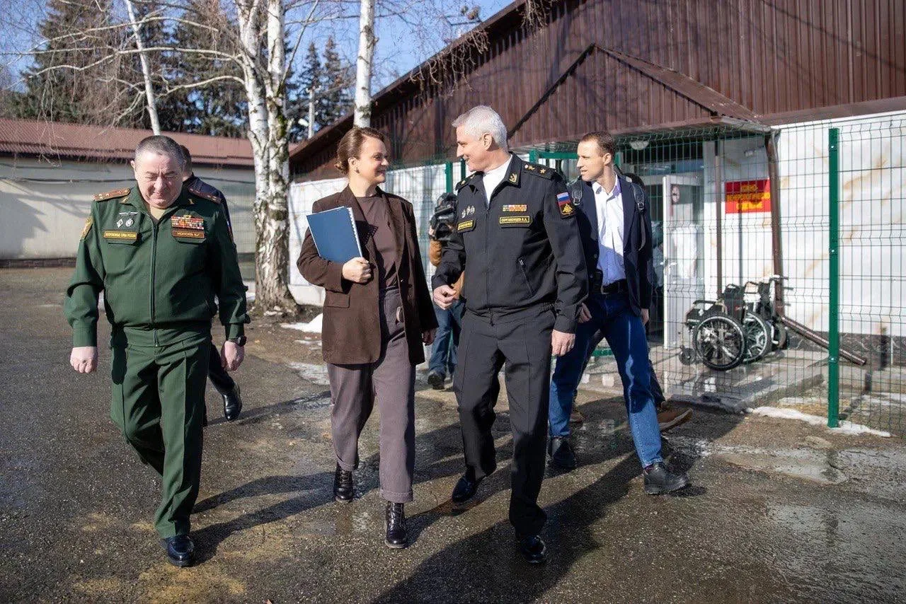 Также проверила условия оказания медицинской помощи военнослужащим, получившим ранения в ходе СВО, в