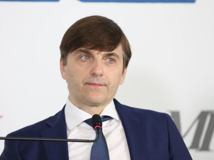 Минпросвещения создаст нейросеть для образования