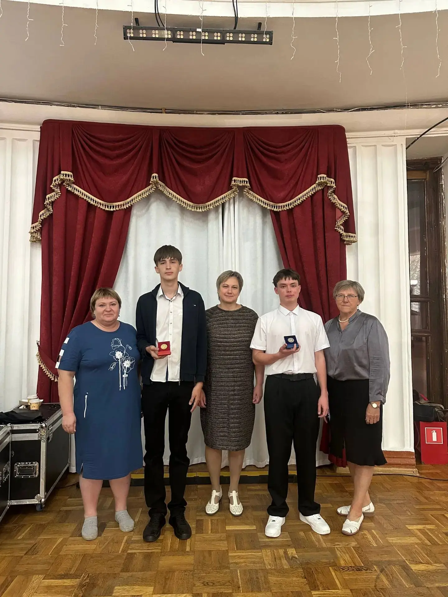 27 июня состоялся городской выпускной, где поздравляли всех выпускников 2026 и чествовали медалистов