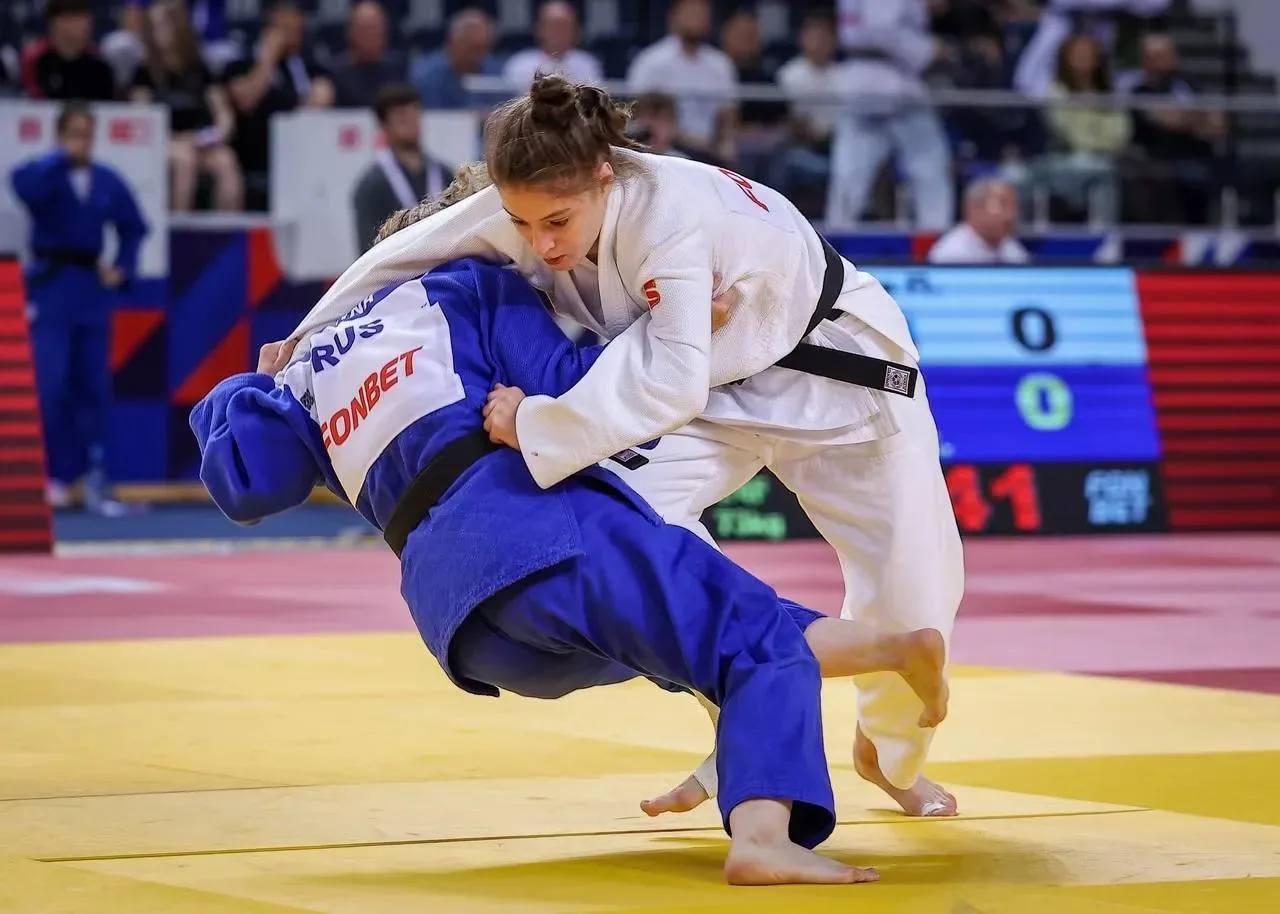🥇🙌 Айшат Алиева одержала победу на престижном турнире по дзюдо в Красноярске

Около 250 спортсмено