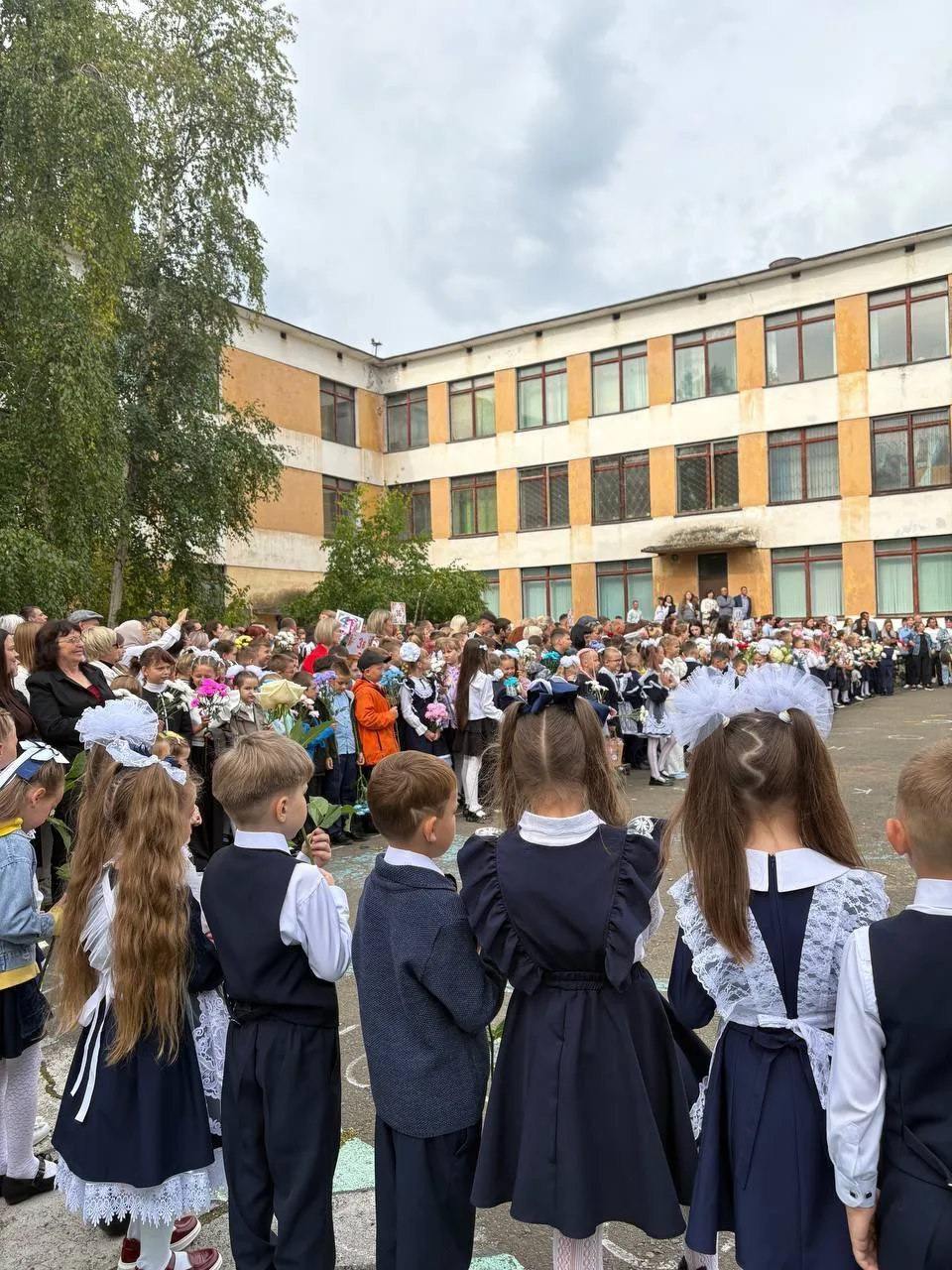 🎒 Первоклассников решили поберечь