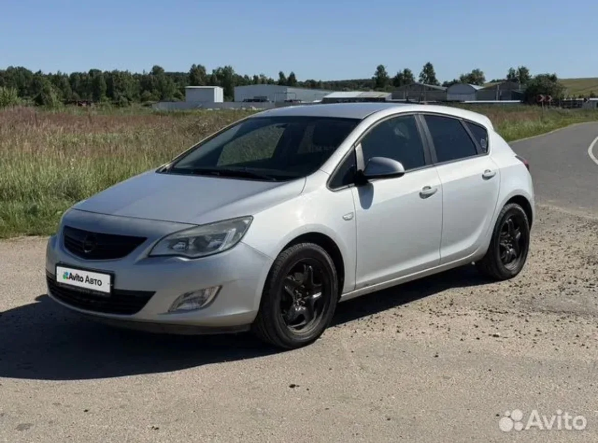 Продаю собственный автомобиль.