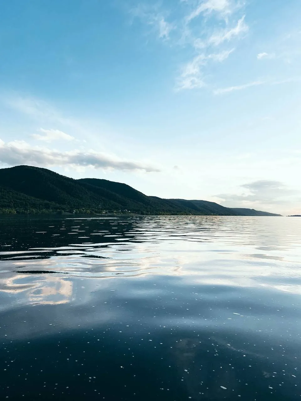 😍 Жигулёвские горы с воды выглядят совершенно иначе!

Лучше всего гулять по Волге на закате. Когда 