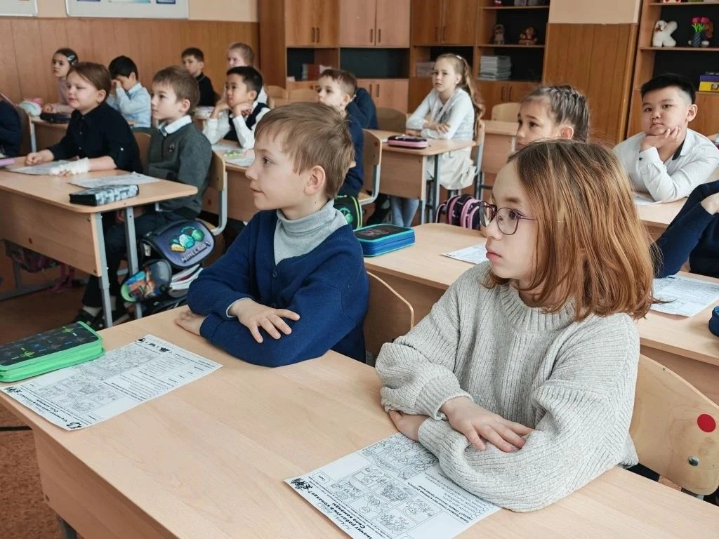 🌟 Сила команды: «Разговоры о важном» в 1 «Е» классе  Сегодня мы заглянули в гости к первоклассникам 