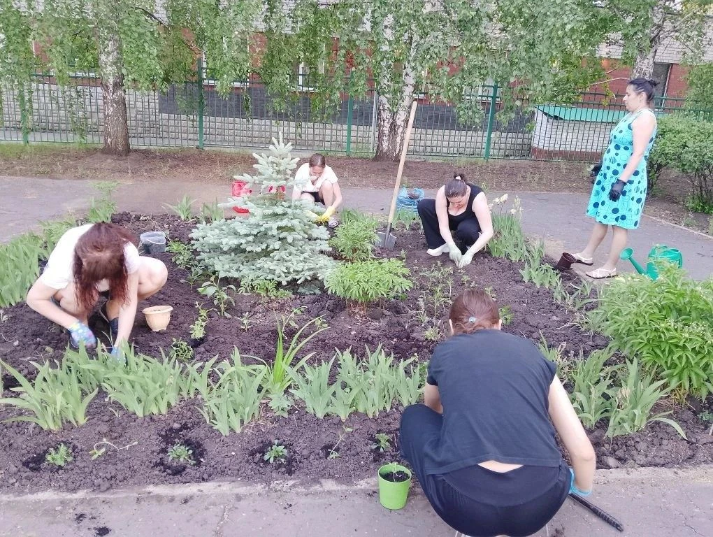 Хотим поделиться с вами радостной новостью: этой весной ученики 1 «А» класса вырастили собственную р