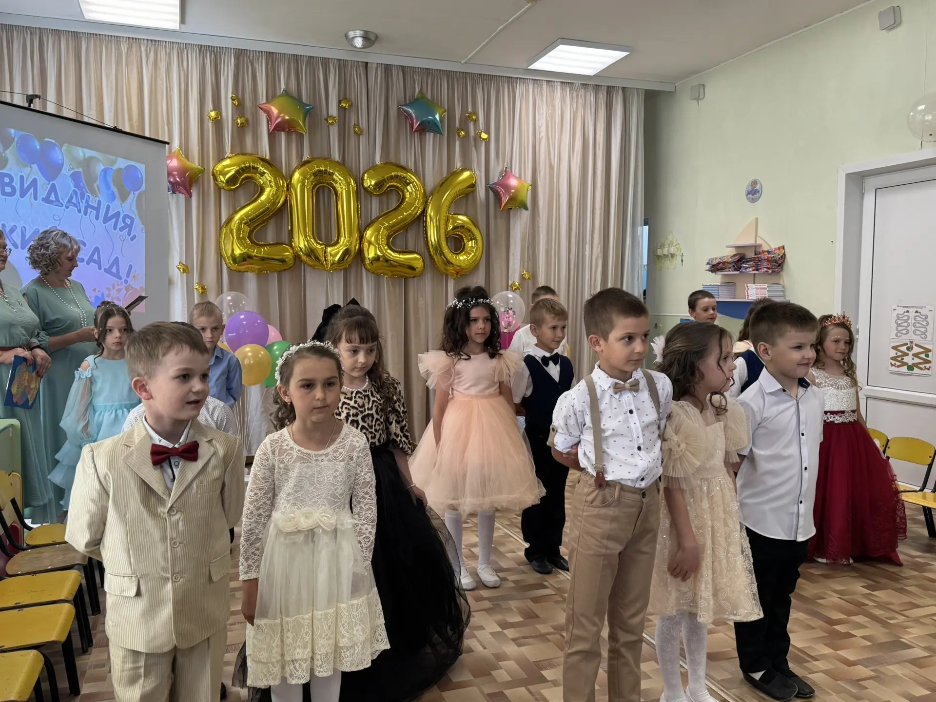 🎉 Ура, выпускной в детском саду! 🎉

28 мая был особенный день — наши малыши попрощались с детским 