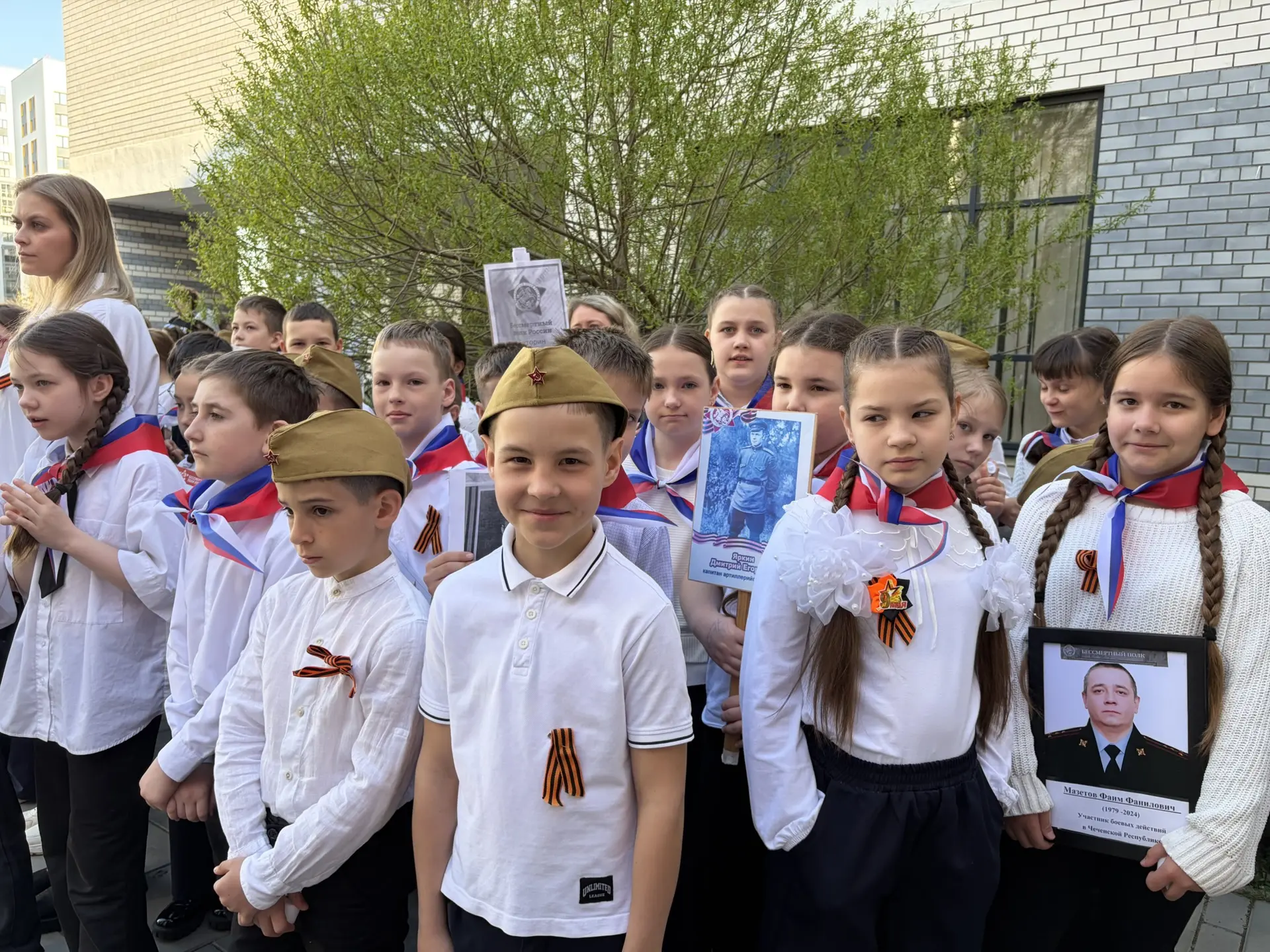 🎖️ 6 мая 2026 года в 8:00 в нашей школе была проведена торжественная линейка, приуроченная к праздно