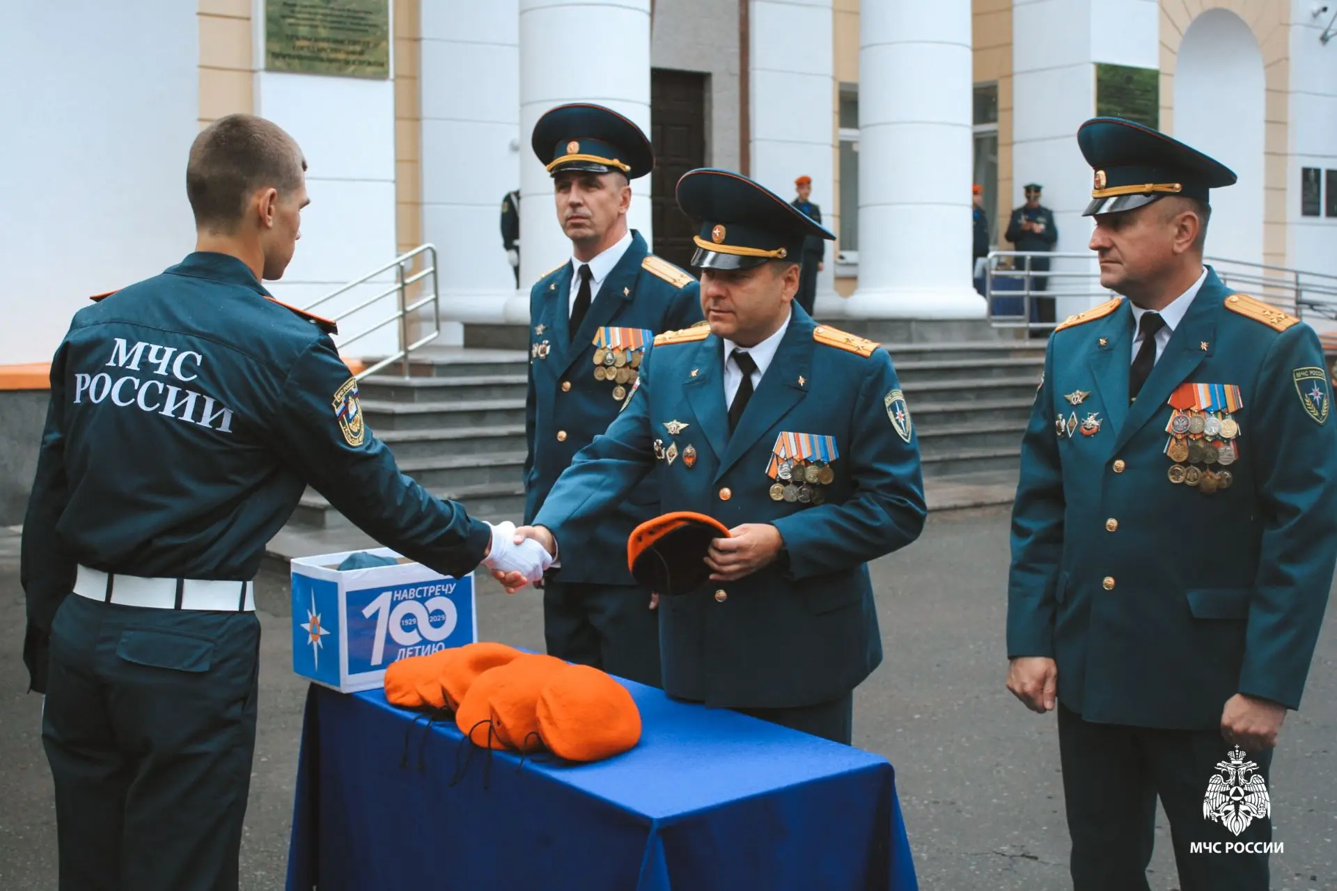 Торжественная церемония вручения оранжевых беретов🫡