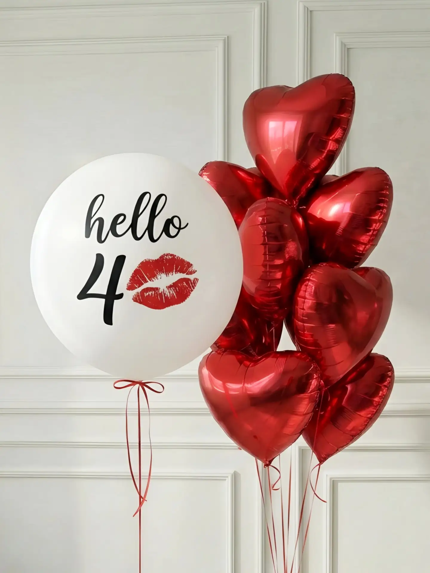 Иногда нужно всего два шага - открыть дверь и увидеть СЕРДЦА. ❤️🎈
И сразу понятно: сегодня праздник