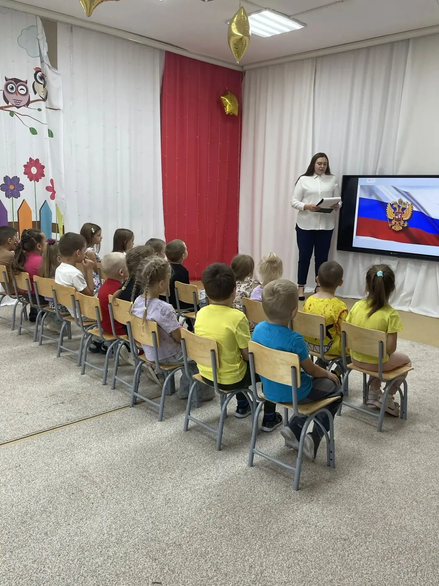 🗯️В канун Дня Государственного флага России 🇷🇺 в нашем детском саду  прошло тематиче...