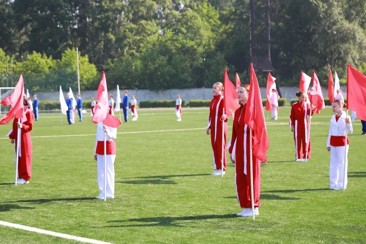 ⚽На стадионе «Запсибовец» открыто новое футбольное поле.

Натуральный газон, прослуживший в Заводско