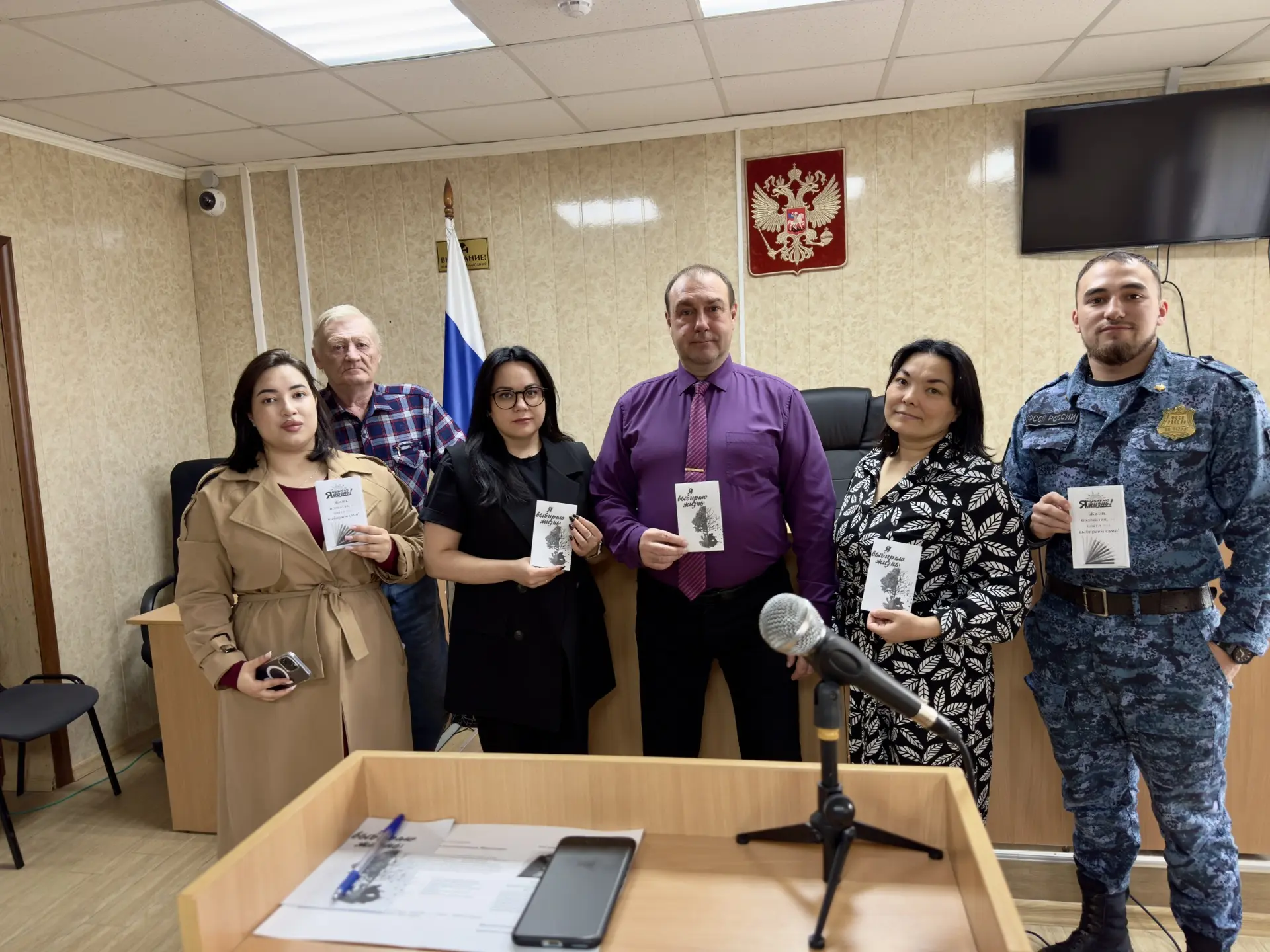 Сегодня сотрудники «Районного Дома ремесел» посетили «Управление по труду и социальной ...