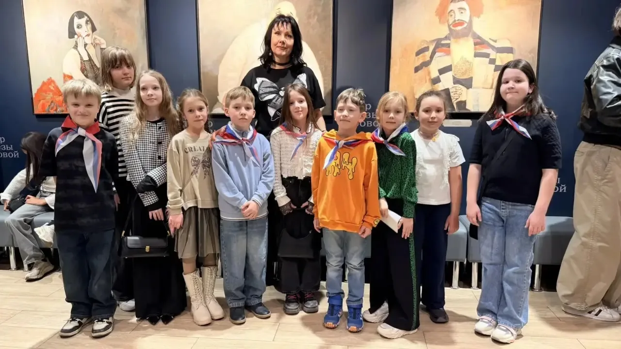 🎭Ученики 2 «В» класса вместе с классным руководителем побывали в театре Терезы Дуровой  Ребята посмо