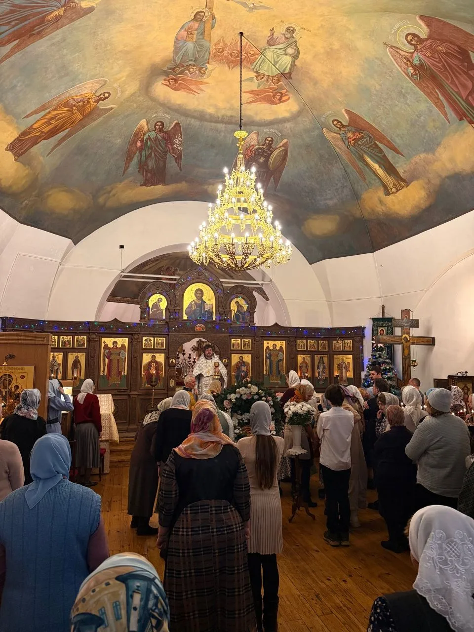 Сегодня в 16 часов будет служба с акафистом Пресвятой Богородице, ждём вас!