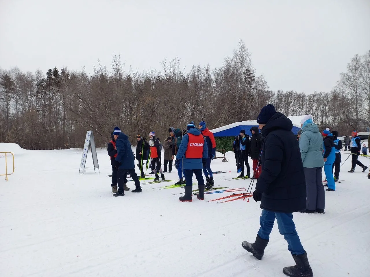 КУБОК ГЛАВЫ ПО ЛЫЖНЫМ ГОНКАМ ⛷️  Наши лицеисты и их родители приняли участие в смешанной эстафете в 