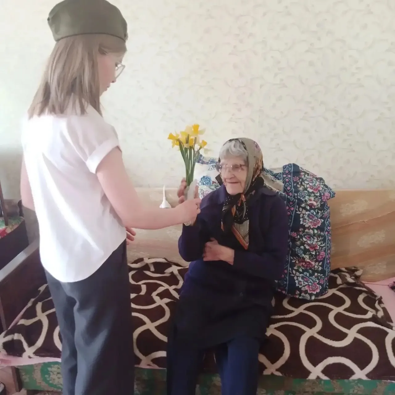 В честь  81-й годовщины Победы в Великой Отечественной войне, учащиеся 3 «а» класса, со...