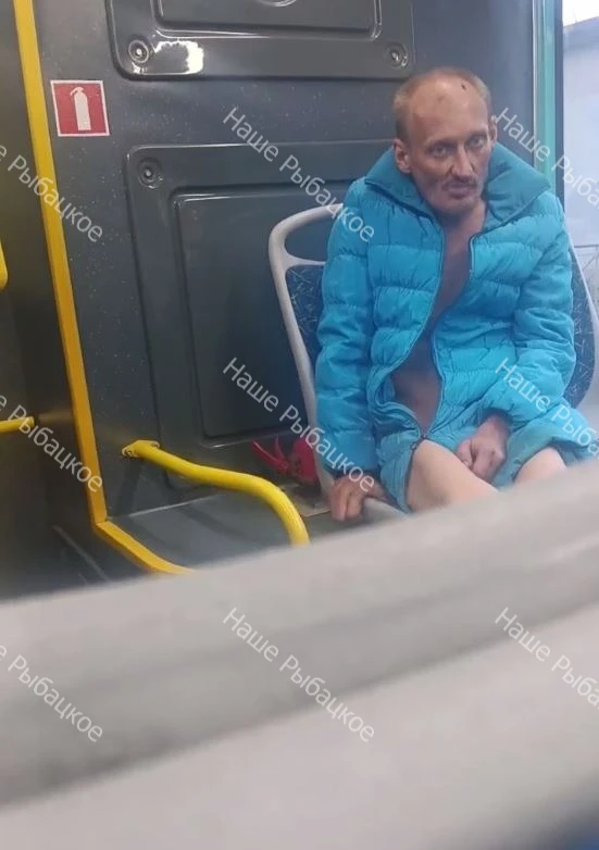 В автобусе № 97 замечен вот такой пассажир.