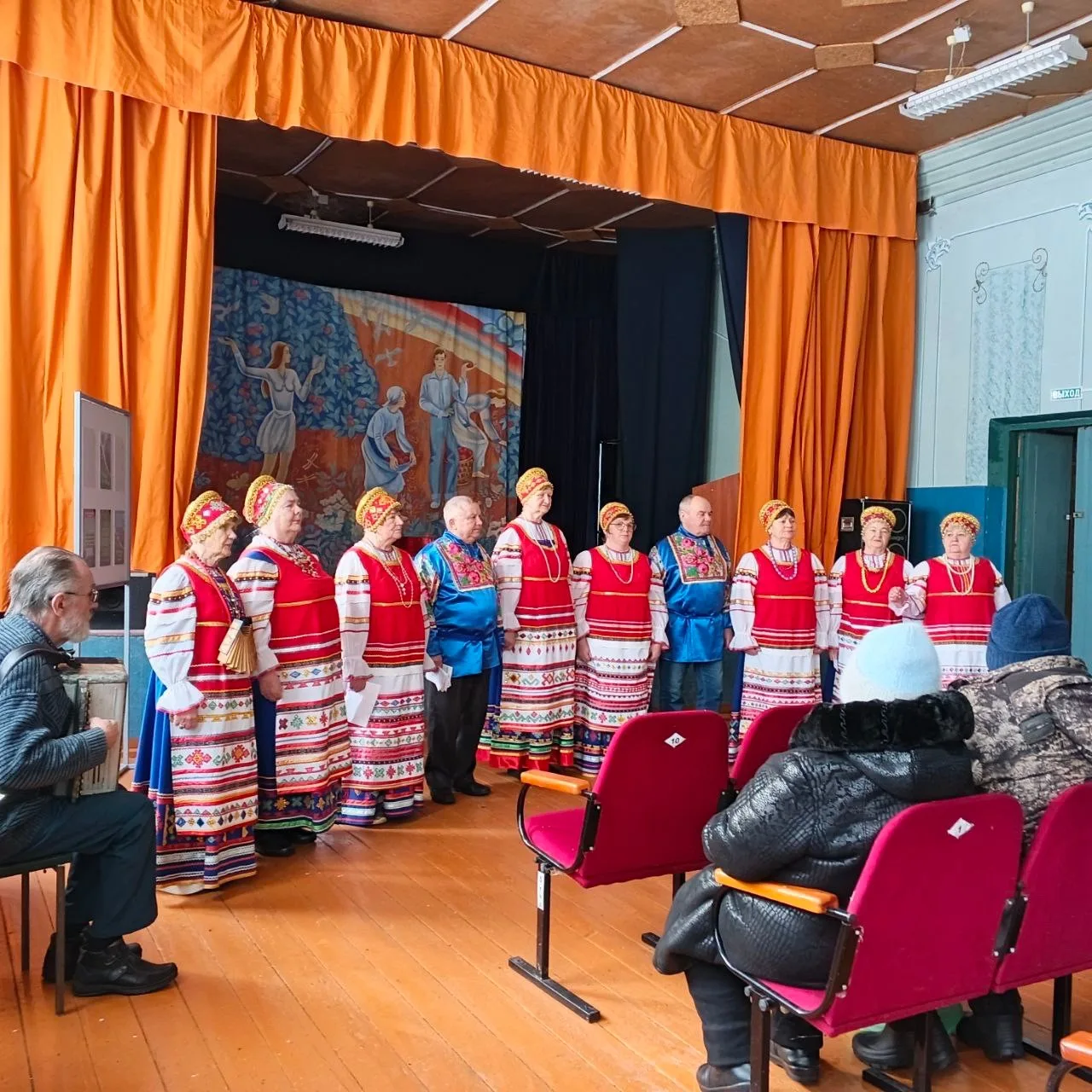 Вчера в сельском Доме культуры в с. Большое Ларионово прошёл концерт с участием народно...