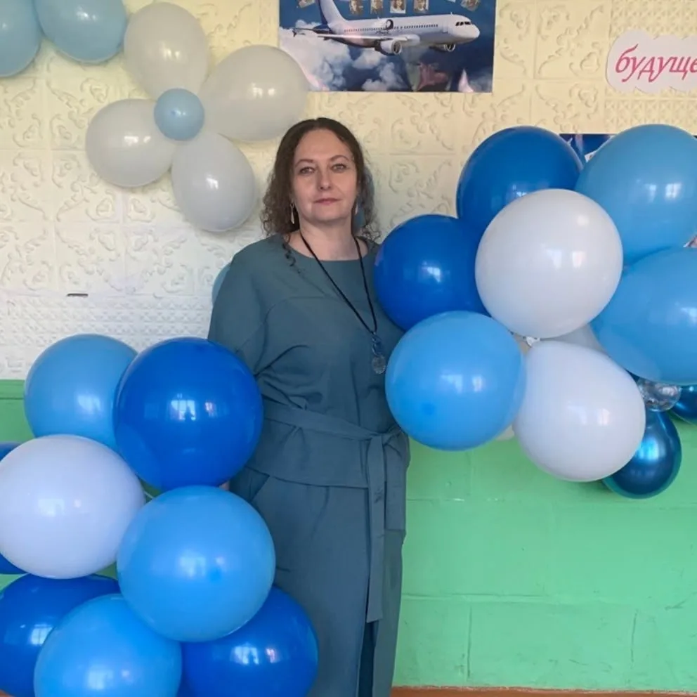 🎉Сегодня свой день рождения отмечает учитель истории и обществознания - Сенникова Веро...