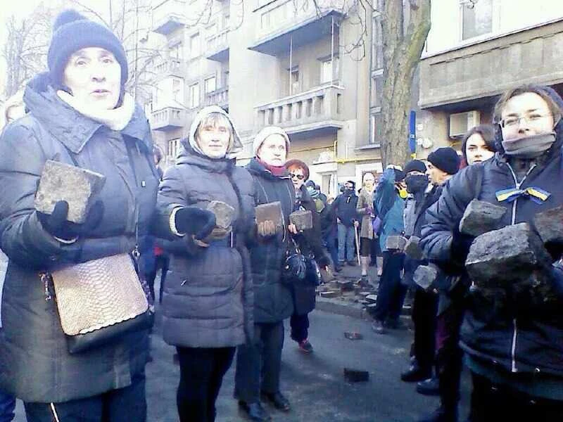 Маришка! Неси мне салфетки! И побольше! Буду вытирать сопли - себе и планшету (он у мен...