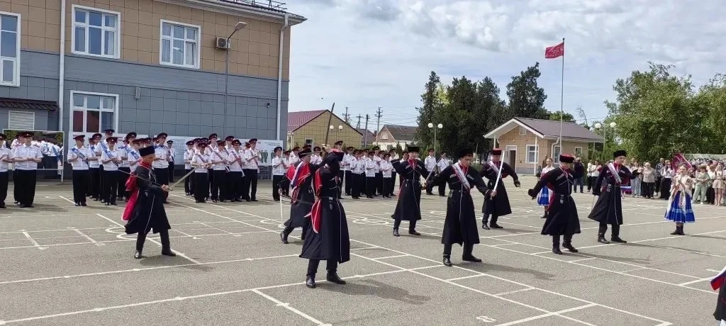 🔔Последний звонок прозвучал сегодня и в Бриньковском казачьем кадетском  корпусе имени сотника М.Я. 