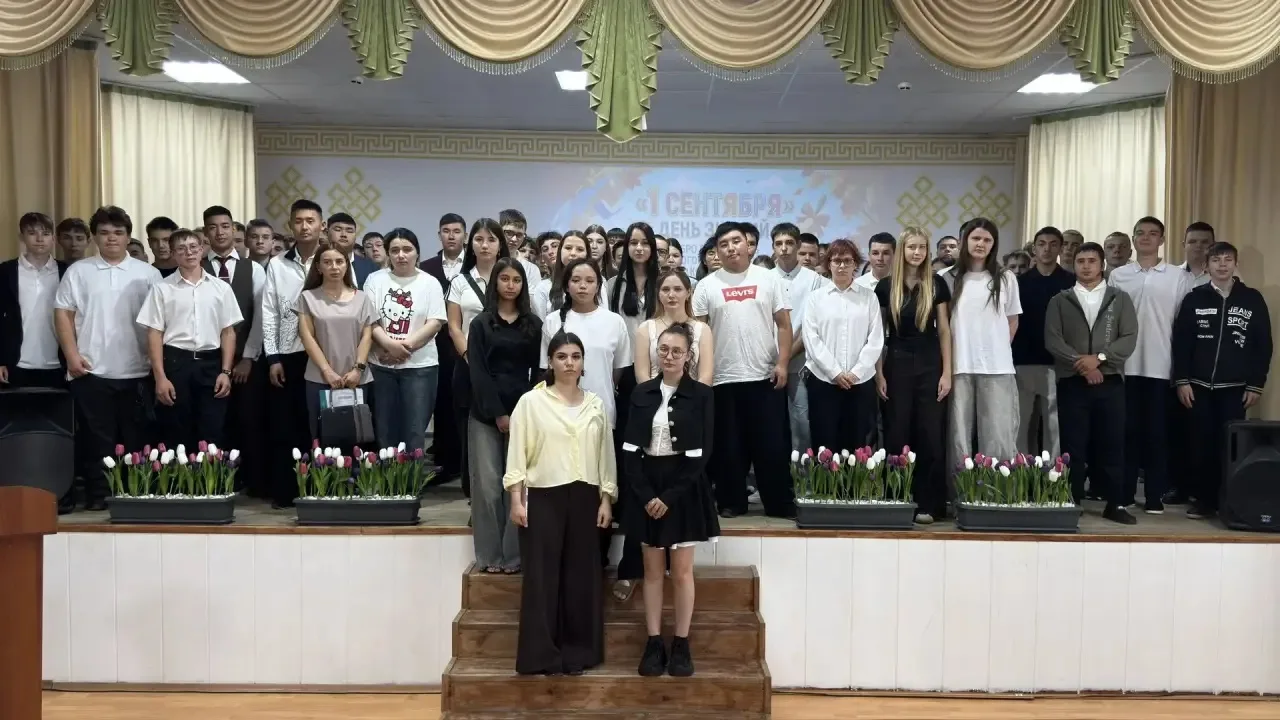 🎉 В актовом зале колледжа прошло праздничное событие для новоиспечённых студентов — «Д...
