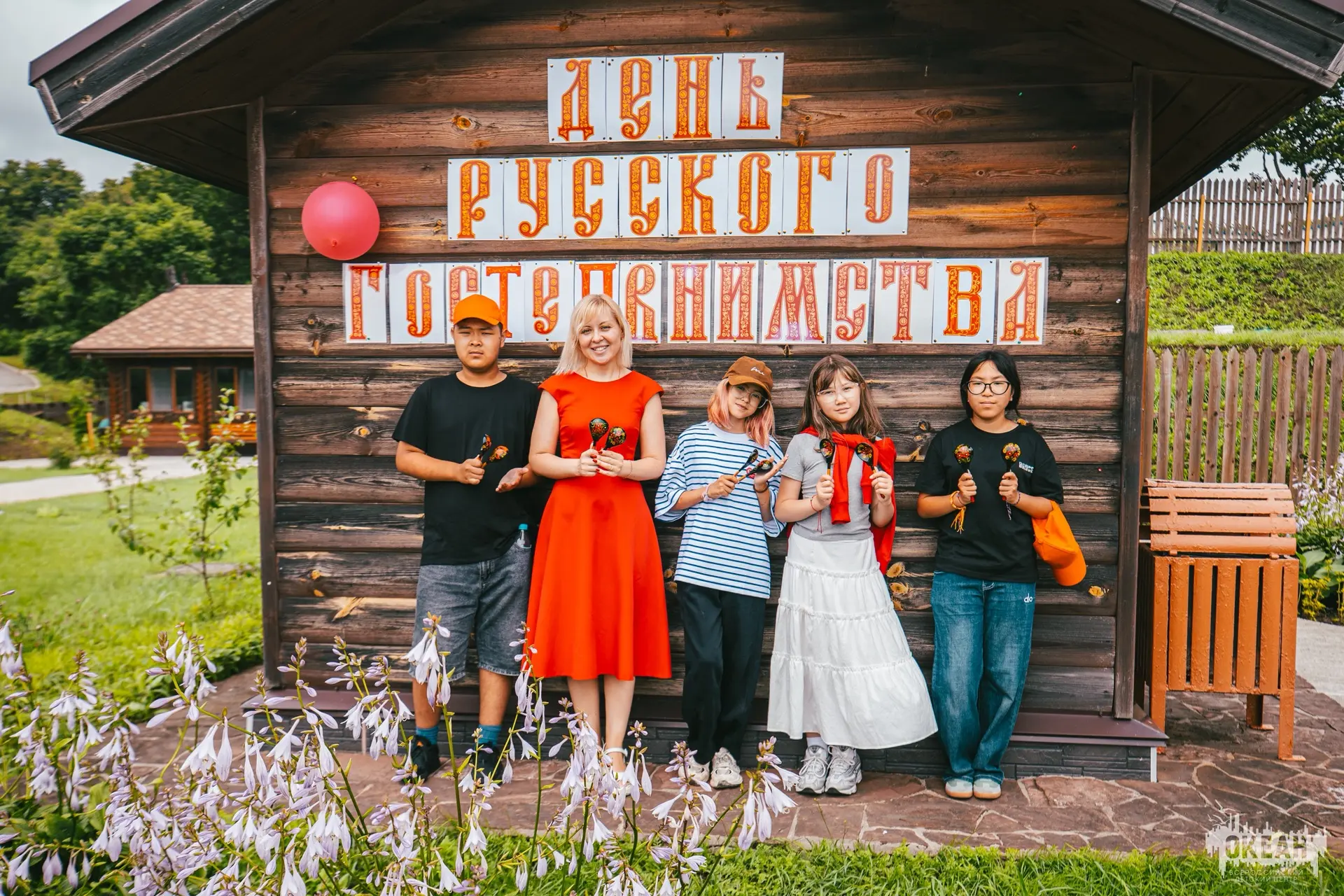 Хлеб да соль: «День русского гостеприимства» прошёл в ВДЦ «Океан» для школьников из Китая

Для участ
