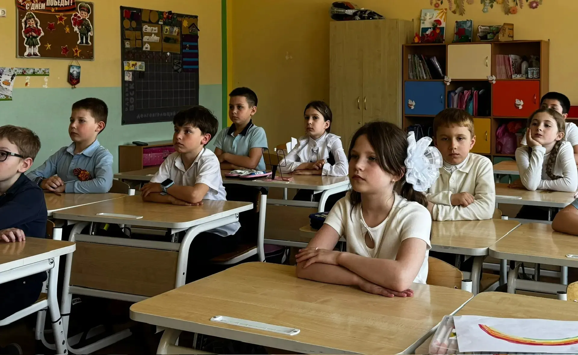 🕊️ День Победы в сердце первоклассника 🕊️  В 1 «В» прошёл особенный классный час — посвящённый Дню П