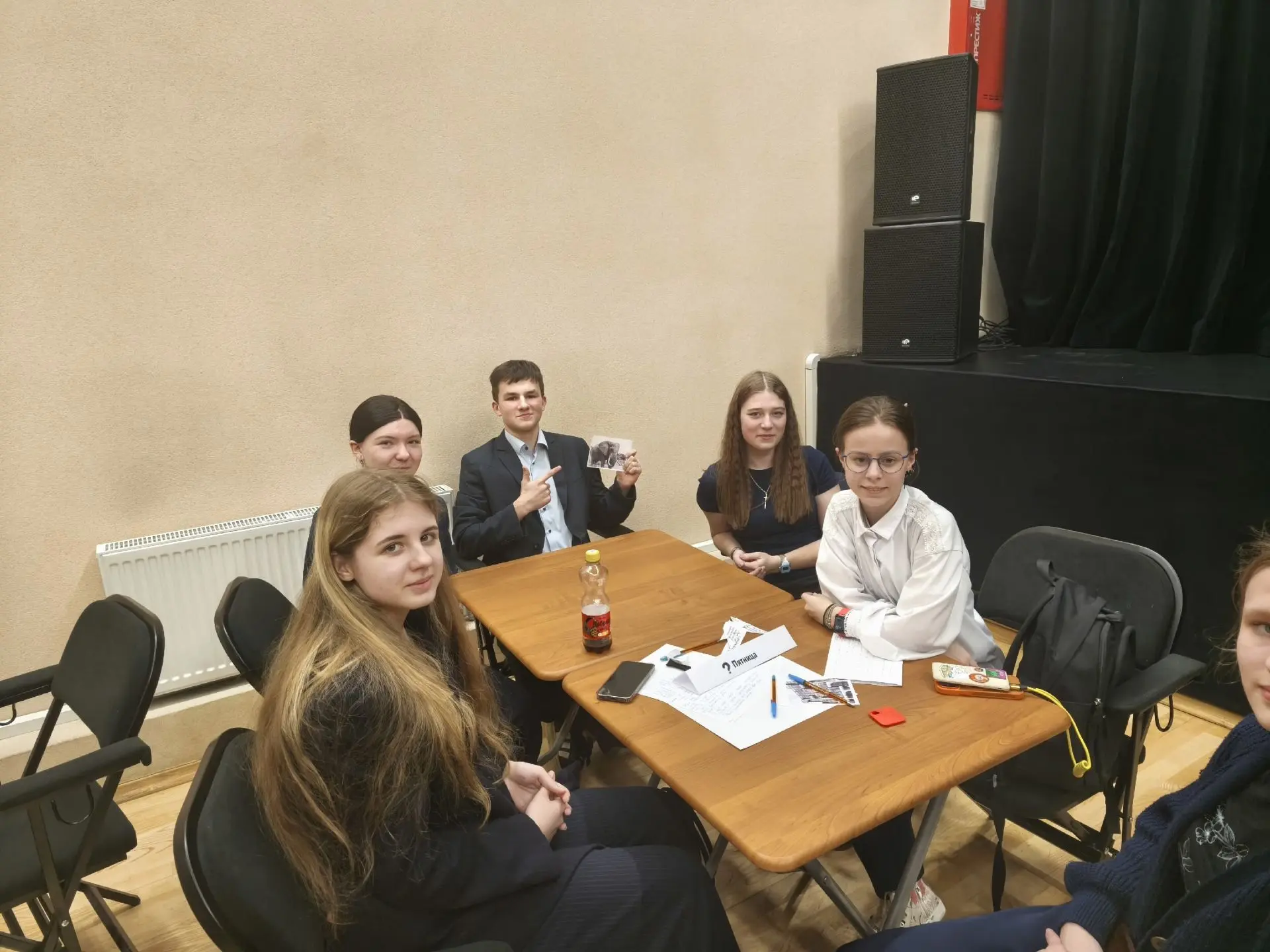 Команды гимназии №406  вновь оказались лучшими в  районном чемпионате по интеллектуальным играм: ком