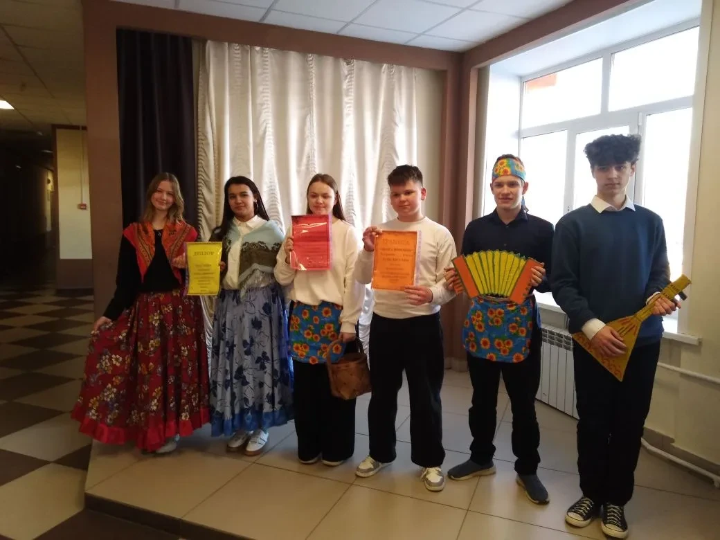 Снова наш небольшой спектакль-концерт: "Театр у микрофона" 16 января "Ты в стороночке не стой - праз