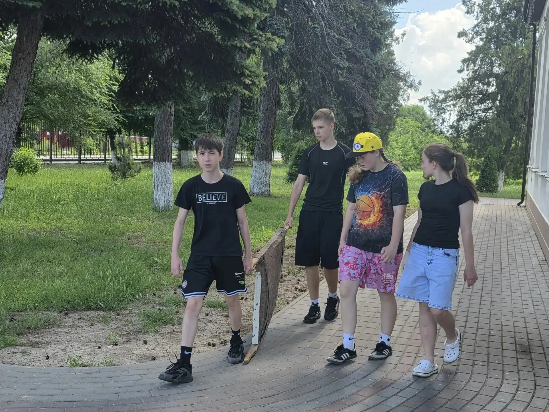 🐜  Сегодня в нашей школе состоялось торжественное открытие лагеря труда и отдыха «Муравейник»!

   