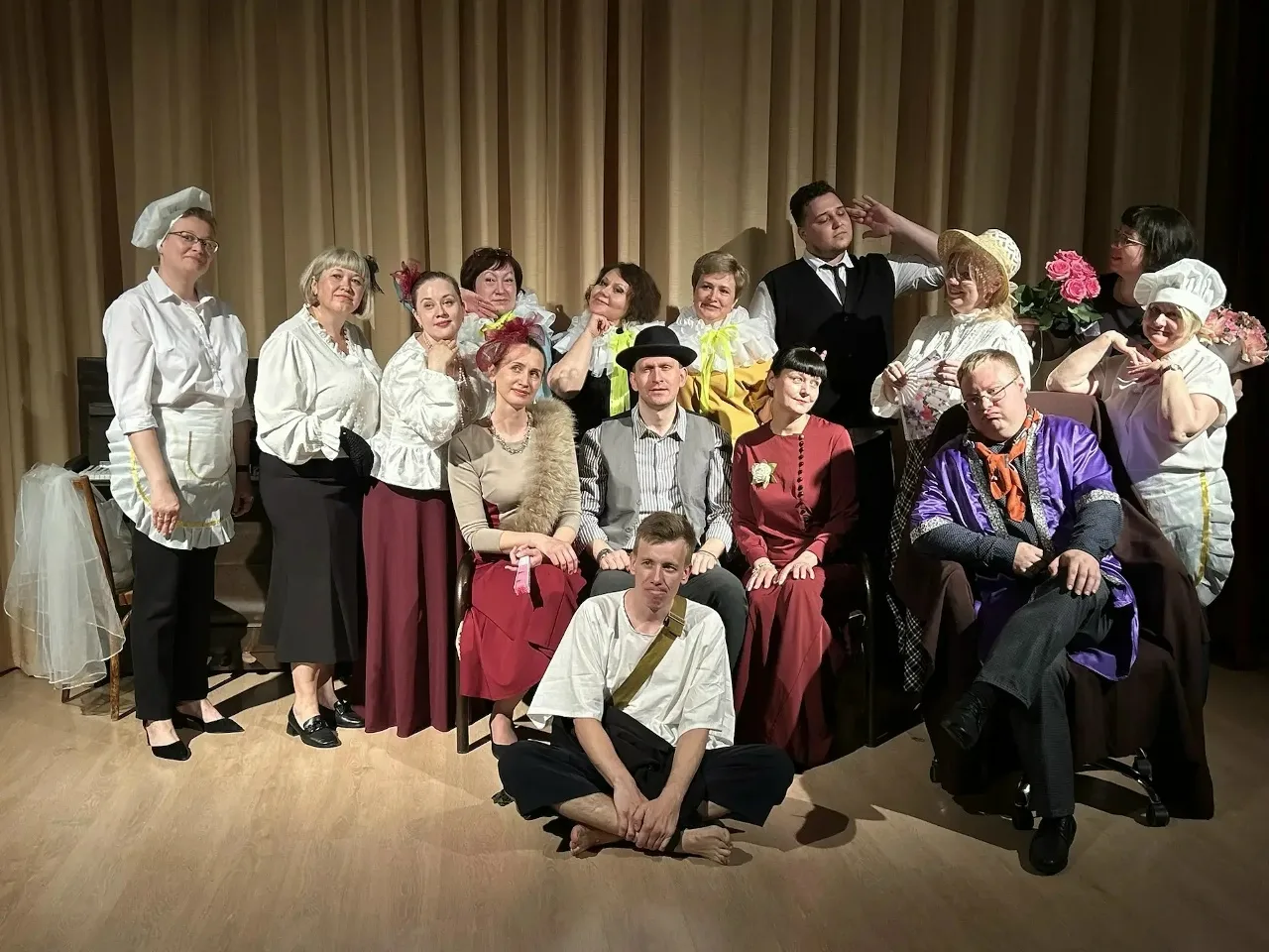 Сцена 🎭, зал 🧒👧, винегрет эмоций 😍🎉… И педагоги, которых вы не знали 🌟

Кто в главной роли? На