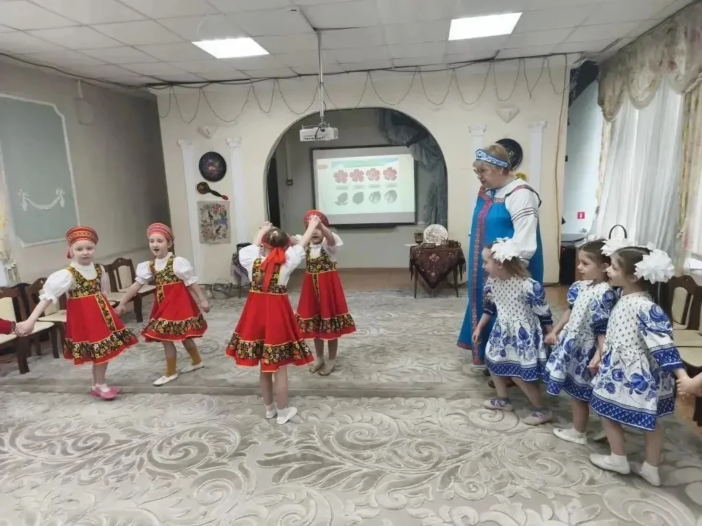 🎨 Народные промыслы в Корпусе 3: путешествие в мир традиций  Эту неделю в Корпусе 3 посвятили народн
