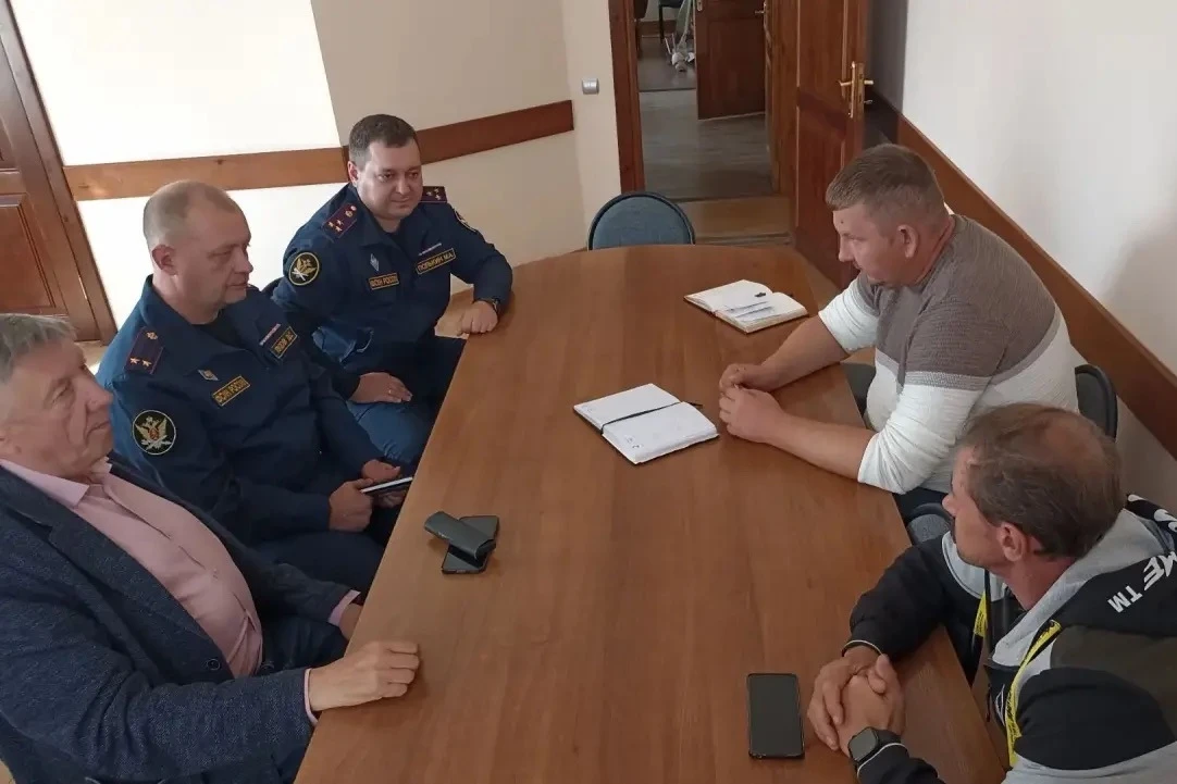 Начальник исправительной колонии № 6 Максим Полькин провел рабочую встречу с временно и...