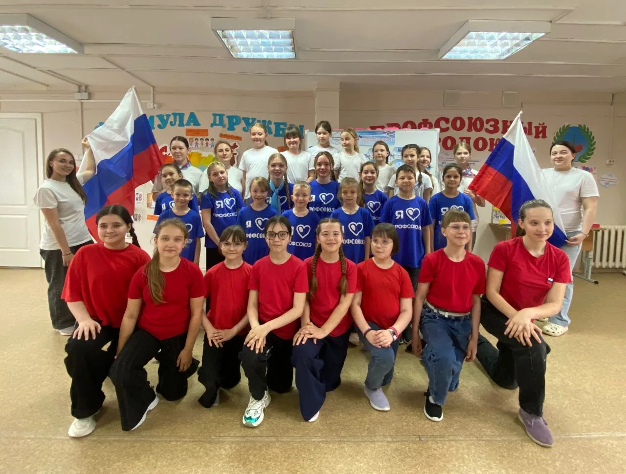 С Днём России! 🇷🇺
Берёзы, поля, шум городов и тишина лесов — всё это наша Родина. Пусть она будет 