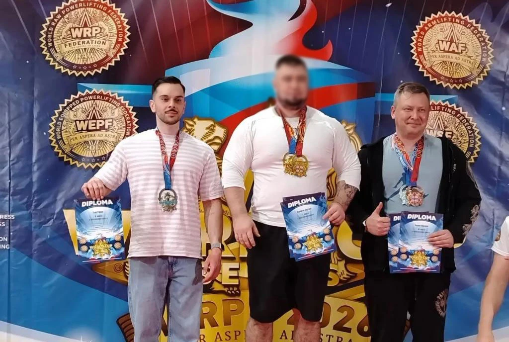 Сотрудник СИЗО-2 завоевал золото на Финале Кубка мира по пауэрлифтингу

Начальник караула отдела охр