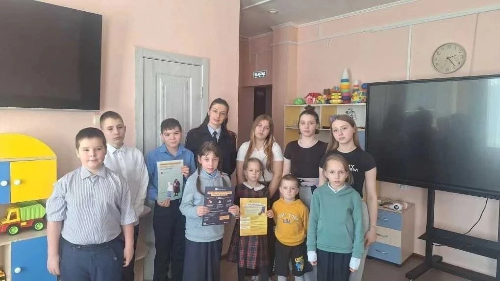 В рамках декады правовых знаний в Данковском социально – реабилитационном центре прошла...