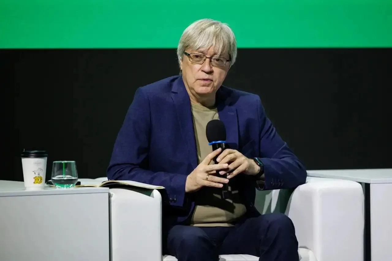 🧑‍🎨📚 Творчество предвосхитило последующие открытия в науке