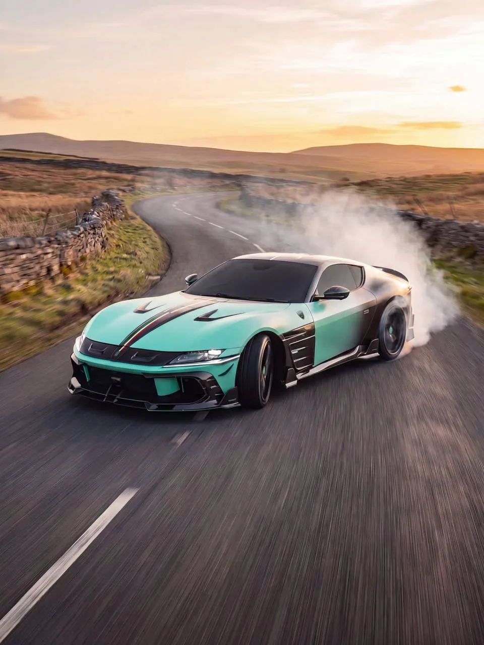 Ferrari 12Cilindri не успела выйти на дороги, а Mansory уже сделала из неё проект Equestre.

Купе по