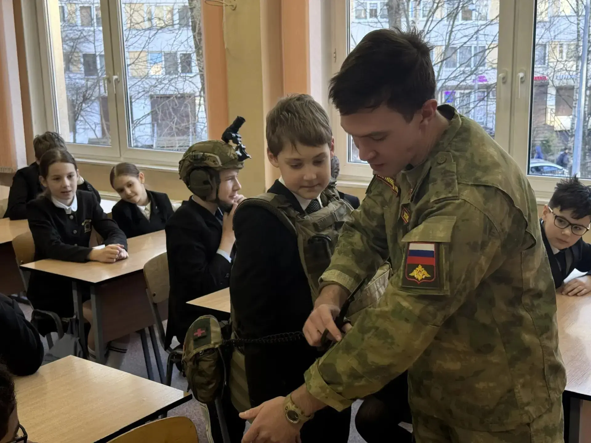 УРОК МУЖЕСТВА: Встреча с героями нашего времени   23 марта ученики 5.1 класса гимназии встретились с