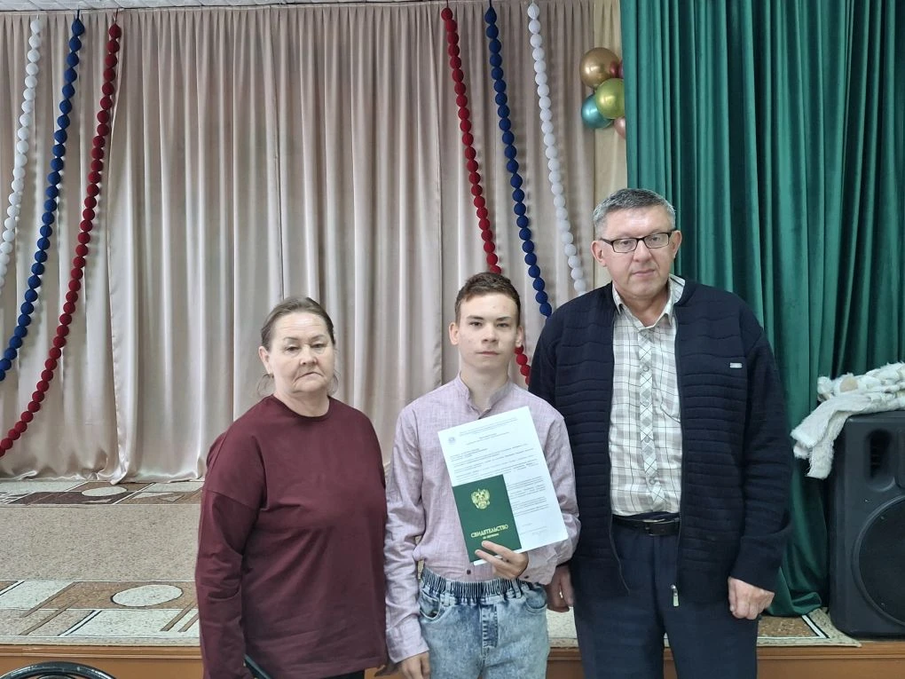 🎉 Дорогие выпускники! 🎉Поздравляем вас с завершением важного этапа жизни и желаем удачи на пути к 