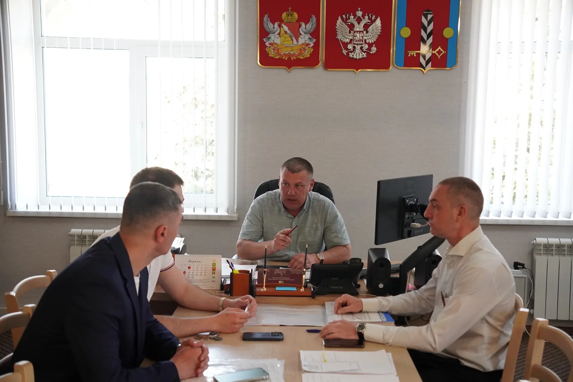 Временно исполняющий полномочия главы Яменского сельского поселения Максим Харин провел...