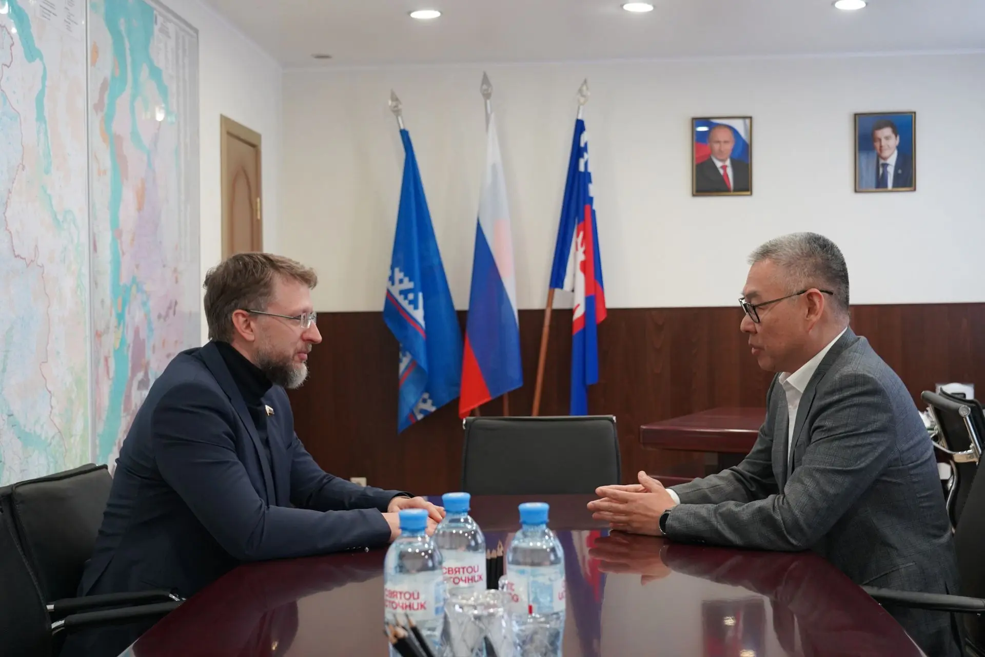 После личного приема смогли пообщаться с коллегами из Тазовской районной думы.