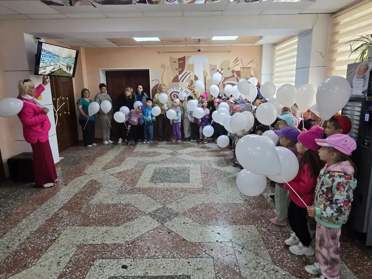 Акция «Белые шары» в память о жертвах Беслана прошла 3 сентября в Центре культурного ра...