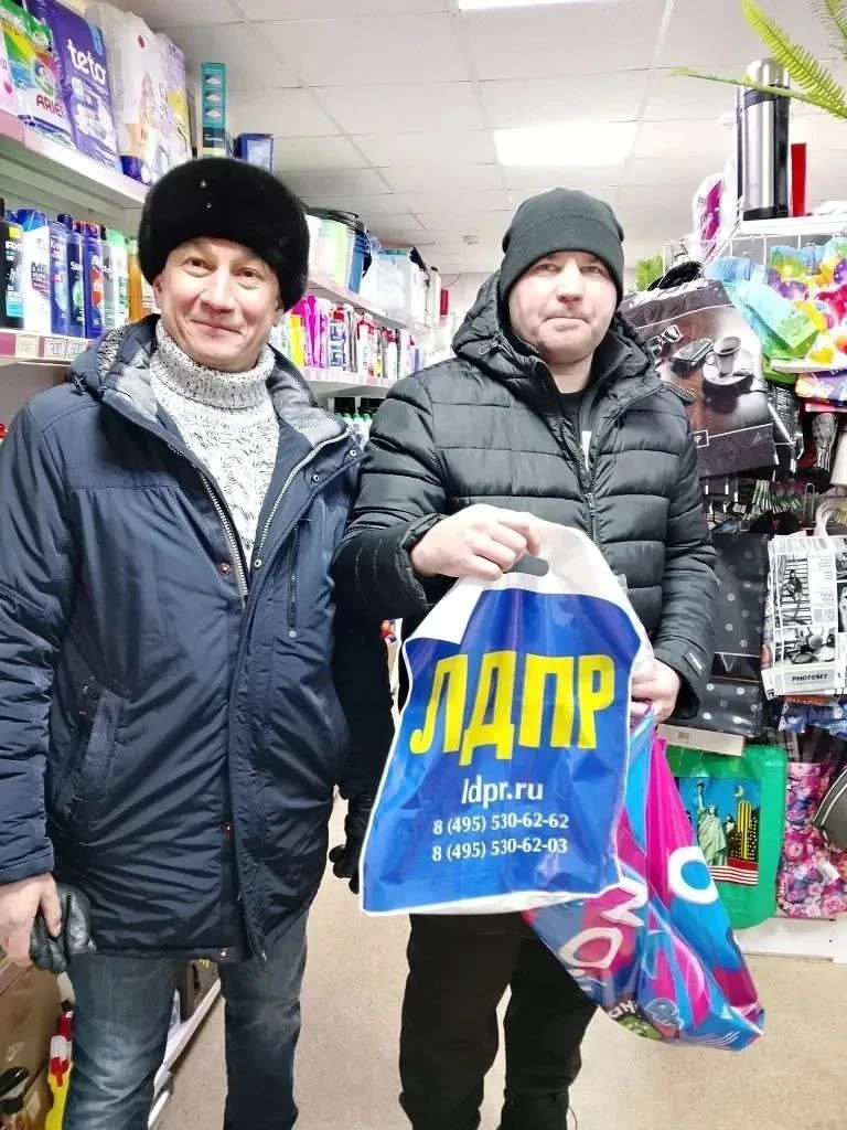 Акция ЛДПР в Айхале: поддержка и уважение защитникам Отечества